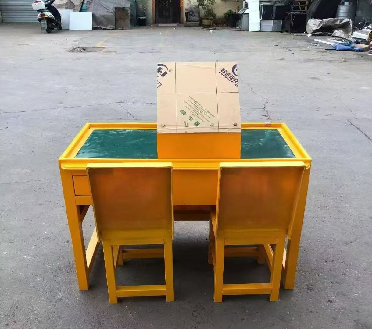 雨城防静电导通桌井下煤矿火工品发放桌：危险品流转的安全守护者