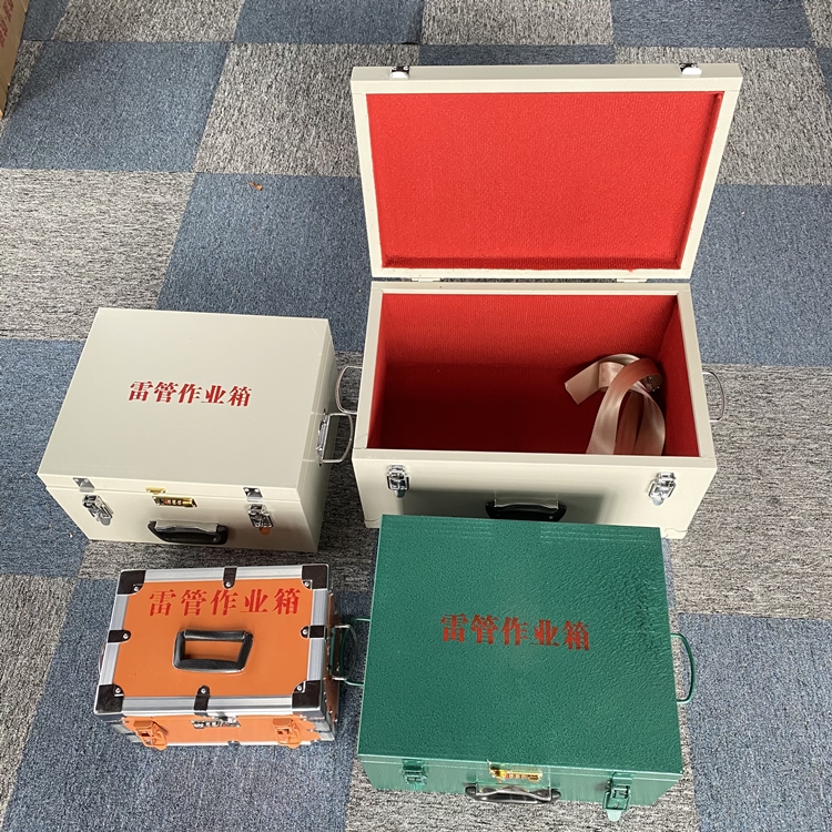 雨城爆破工程作业箱如何选择？玻璃钢与传统材质的全面对比